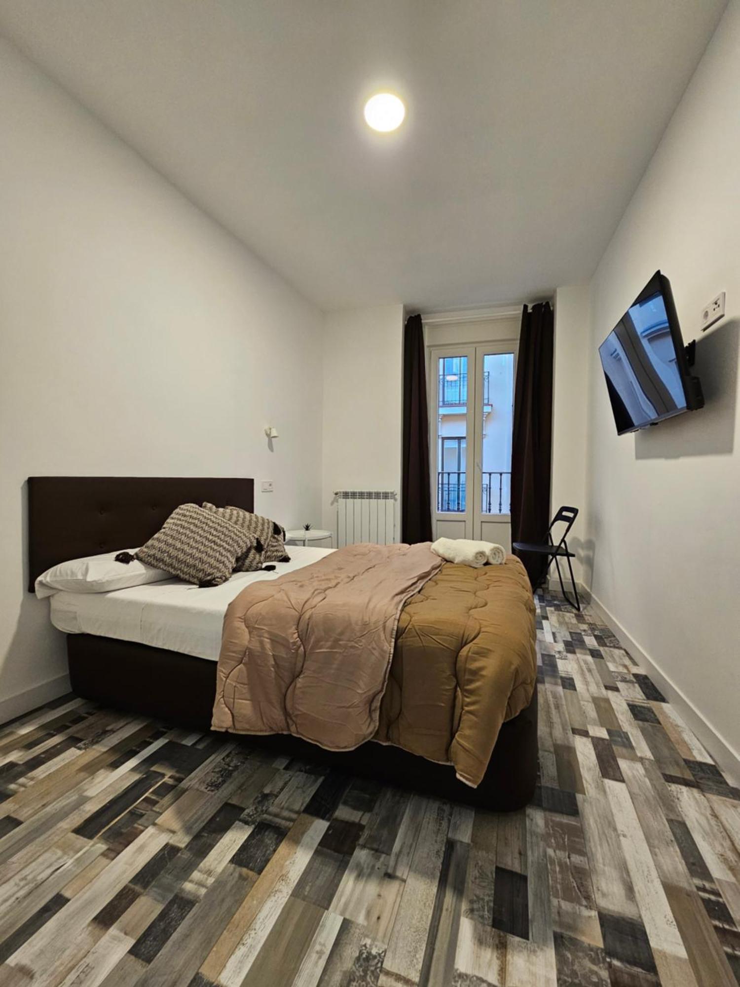 Andrea Granvia Hostal Madrid